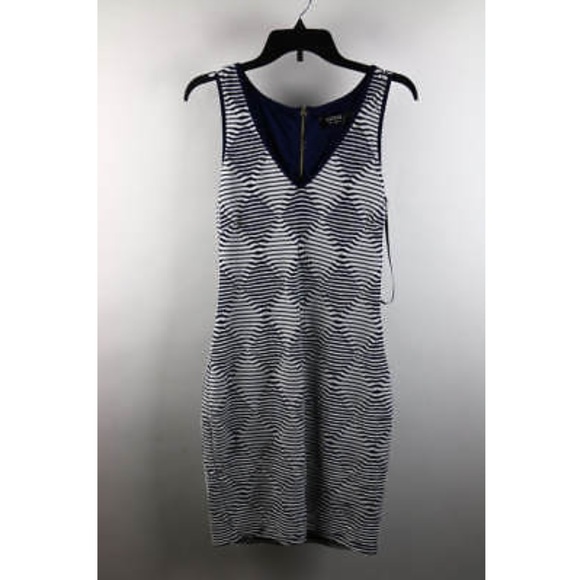 Guess Dresses & Skirts - GUESS Pleated Design V-Neck Bodycon dress